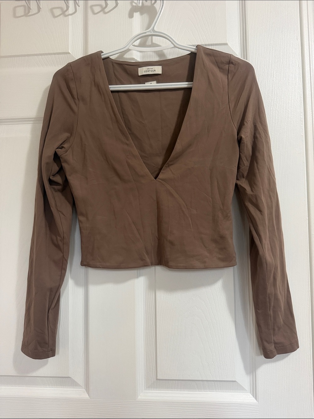 Babaton Brown V-Neck Long-Sleeve Crop Top